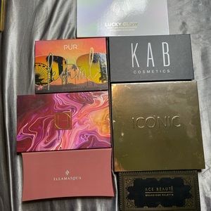 Eyeshadow palette lot